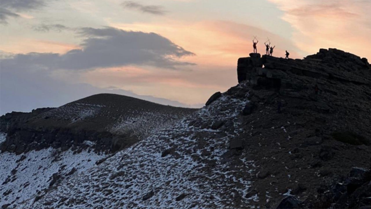Foto - Eşsiz manzara eşliğinde Nemrut Kalderası'nda 12 saatlik zorlu yürüyüş!