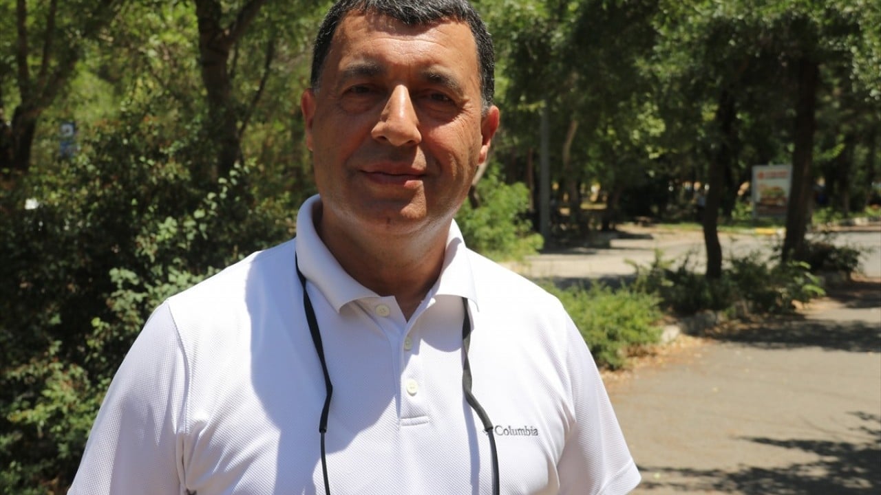 Foto - Etçil çekirgelerden korkmaya gerek yok İnsana zararı yok tarıma faydası çok