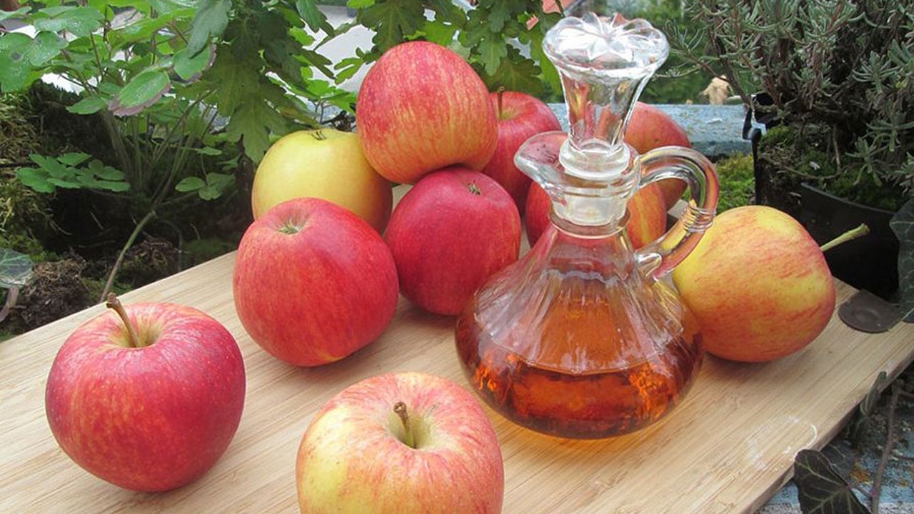 Foto - Etkisi abartılıyor mu? Her gün bir kaşık elma sirkesi işe yarıyor mu?