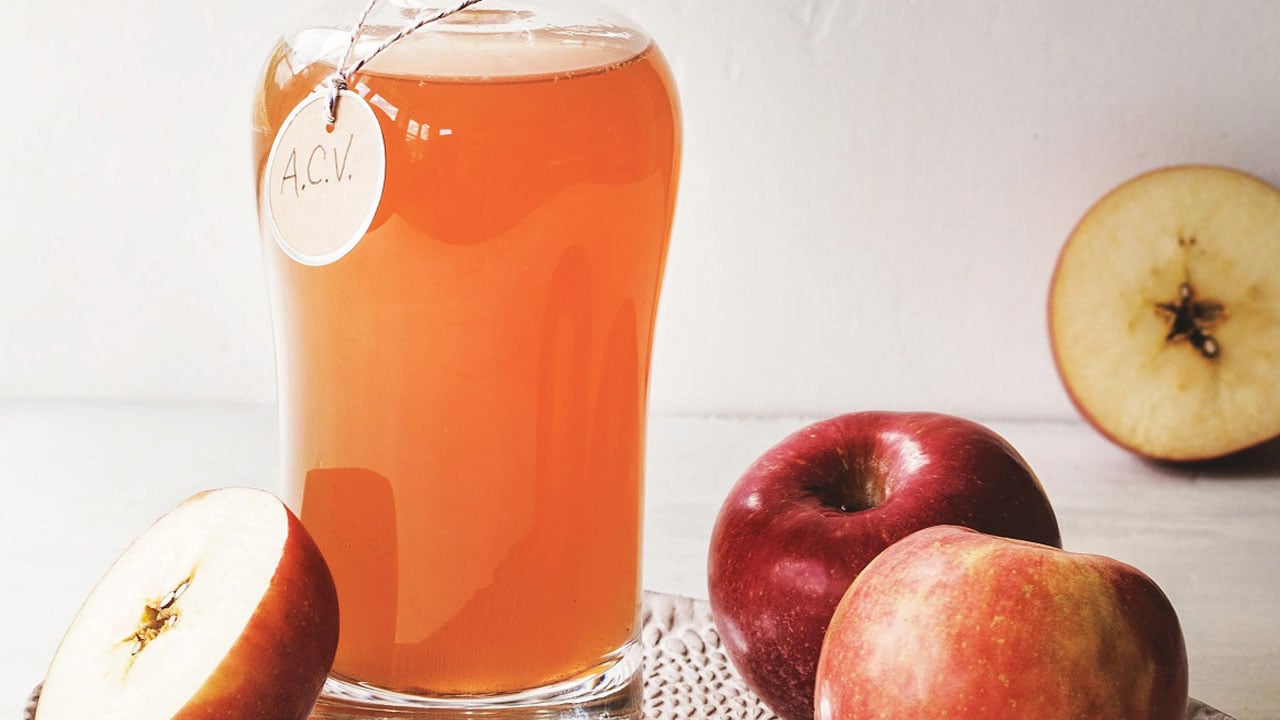 Foto - Etkisi abartılıyor mu? Her gün bir kaşık elma sirkesi işe yarıyor mu?