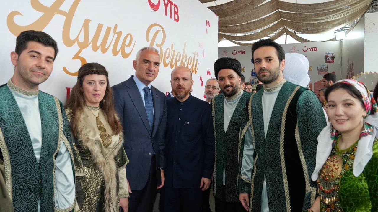 Foto - Etnospor'da 'Dirlik' Sofrası kuruldu: Bakan Ersoy ve Bilal Erdoğan aşure dağıttı