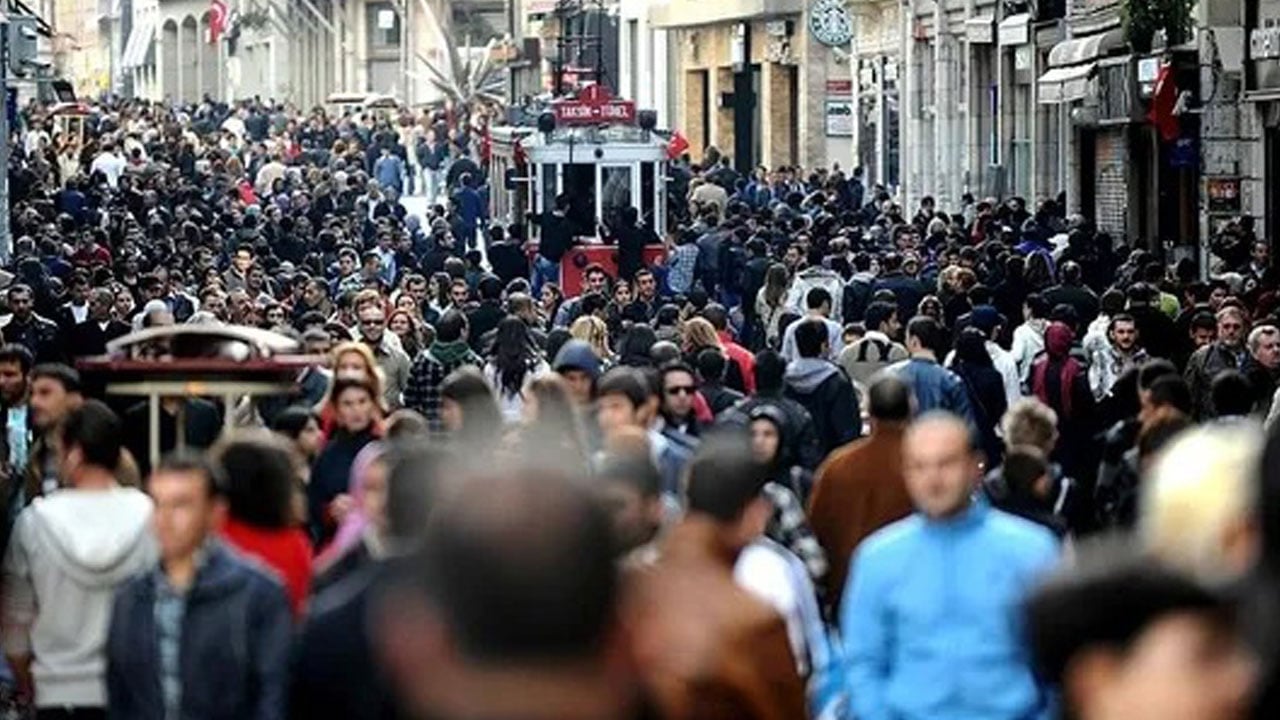 Foto - Etrafınızdakiler erken yaşlanmanıza sebep olabilir! Genç kalmanın sırrı arkadaş seçiminde