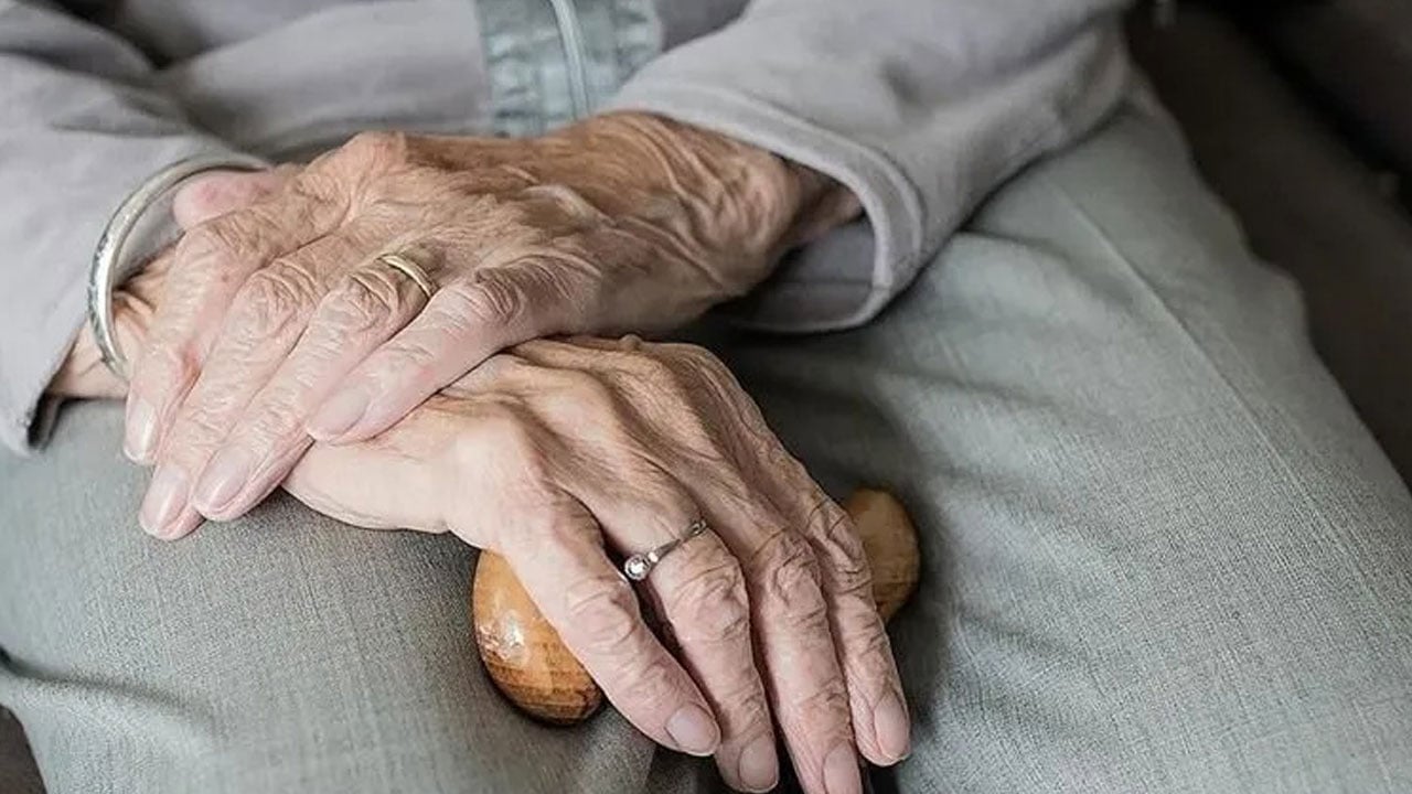Foto - Etrafınızdakiler erken yaşlanmanıza sebep olabilir! Genç kalmanın sırrı arkadaş seçiminde