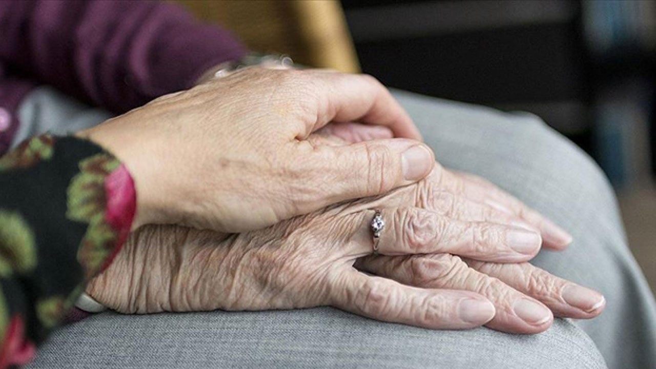 Foto - Etrafınızdakiler erken yaşlanmanıza sebep olabilir! Genç kalmanın sırrı arkadaş seçiminde