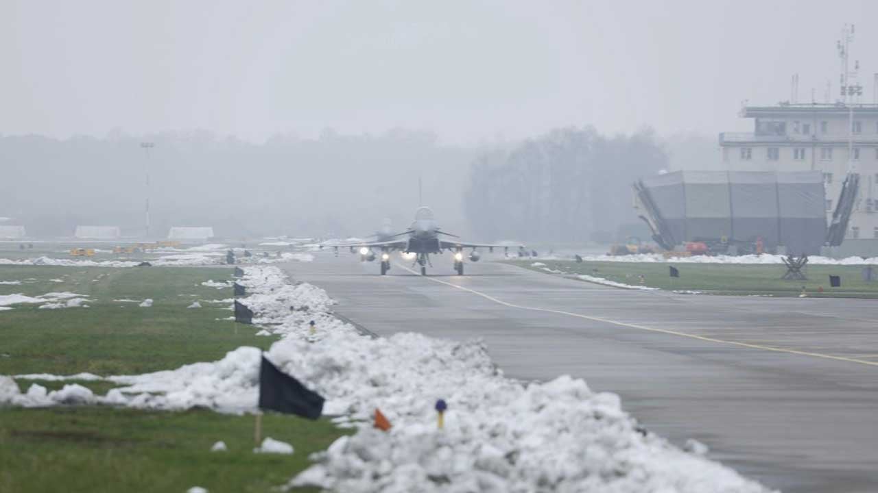 Foto - Eurofighter savaş uçakları konuşlandırıldı! Ortalık her an karışabilir