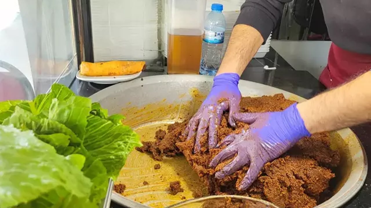 Foto - Ev yapımı çiğ köfte: Bugün ne pişirsem diyenlere kolay ve nefis tarif! İlgili malzemeler bakın ne