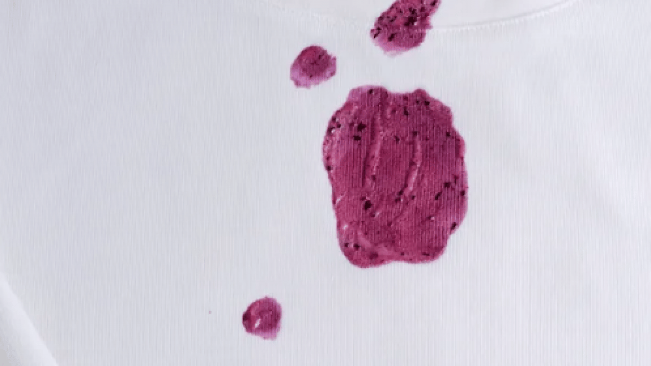 Foto - Evde 5 basit adımda lekelere veda... Damlayan meyve lekeleri kabus olmasın!