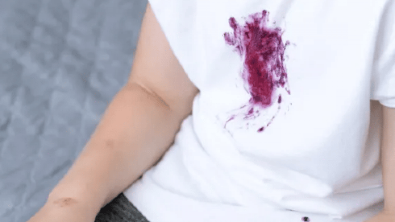 Foto - Evde 5 basit adımda lekelere veda... Damlayan meyve lekeleri kabus olmasın!