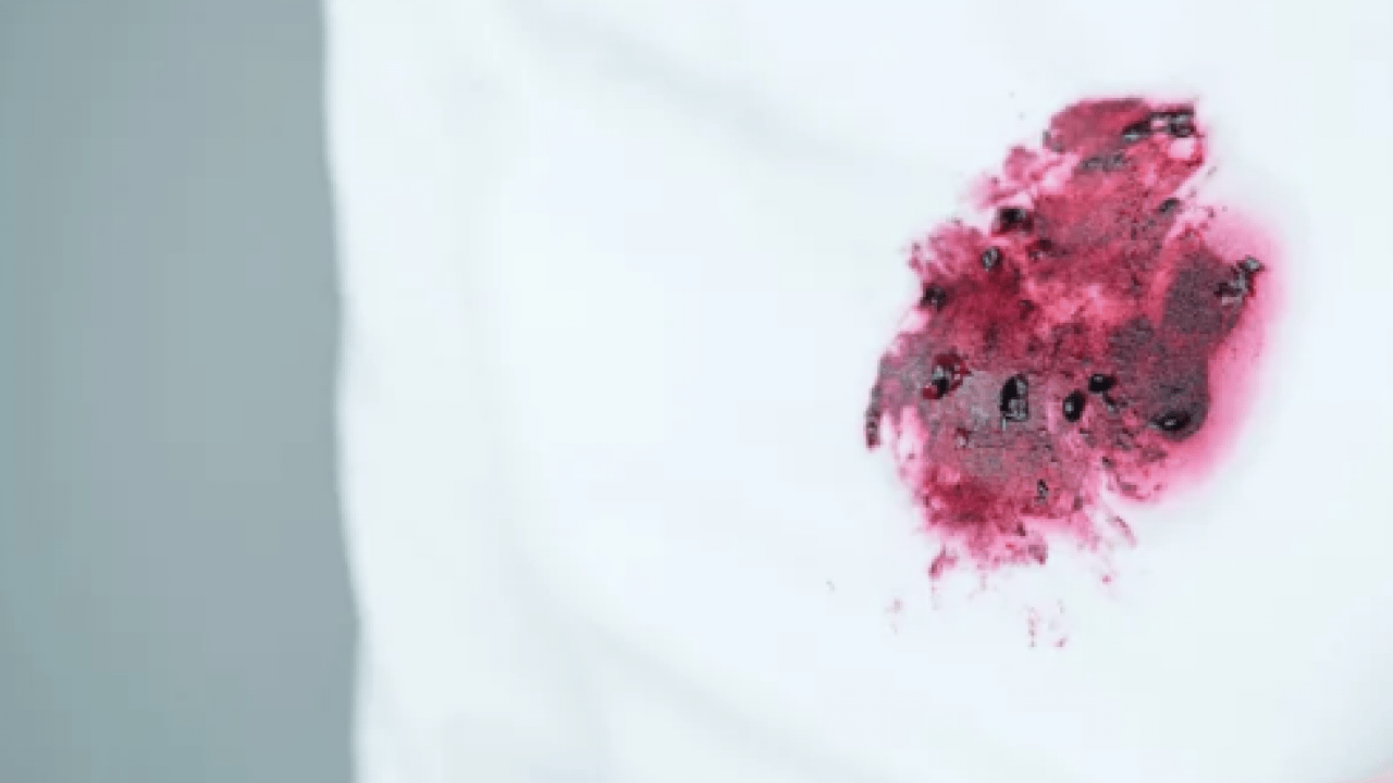 Foto - Evde 5 basit adımda lekelere veda... Damlayan meyve lekeleri kabus olmasın!