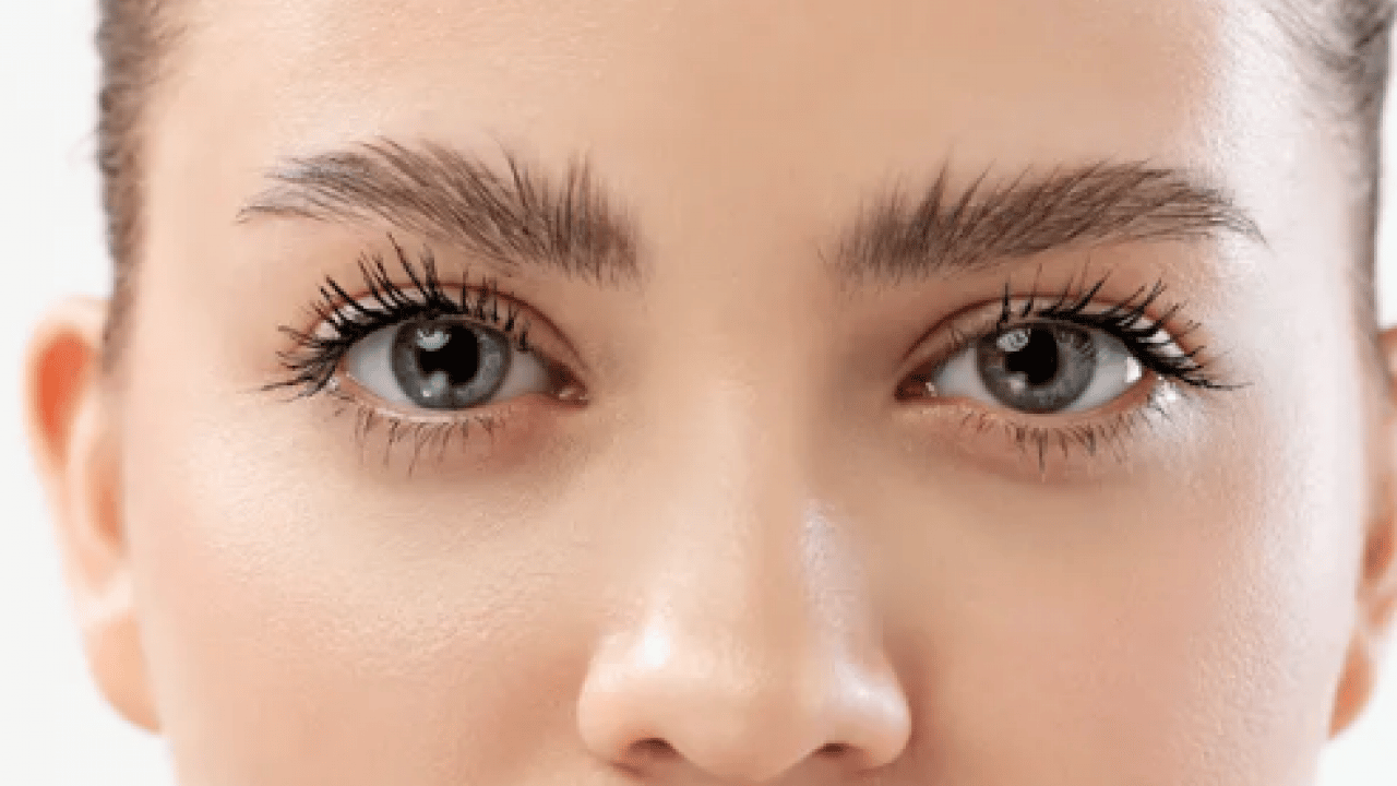 Evde uygulayın: Seyrelen kaşları anında gürleştiren yöntem! Tek damlası anında kökleri...