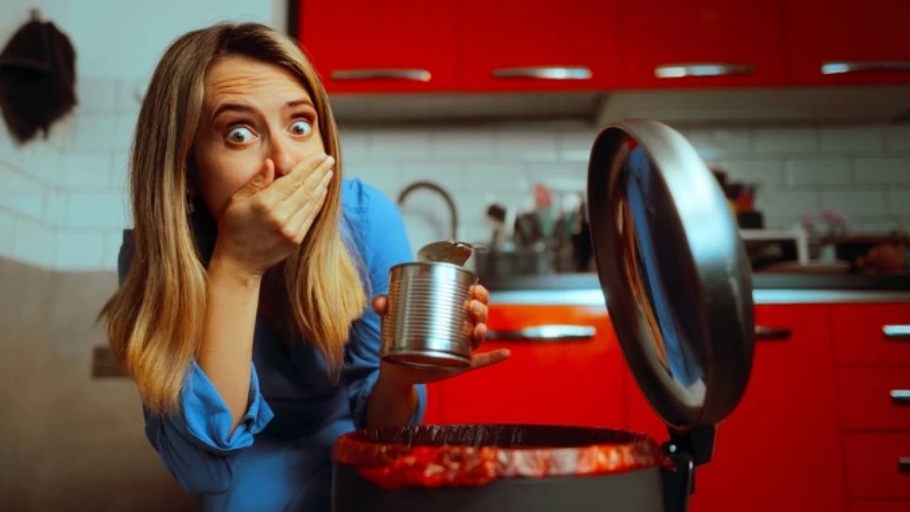 Foto - Eve yapışıp kalmadan son bulacak! Çöp kutusundan yayılan kötü kokuyu bitirmenin yolu