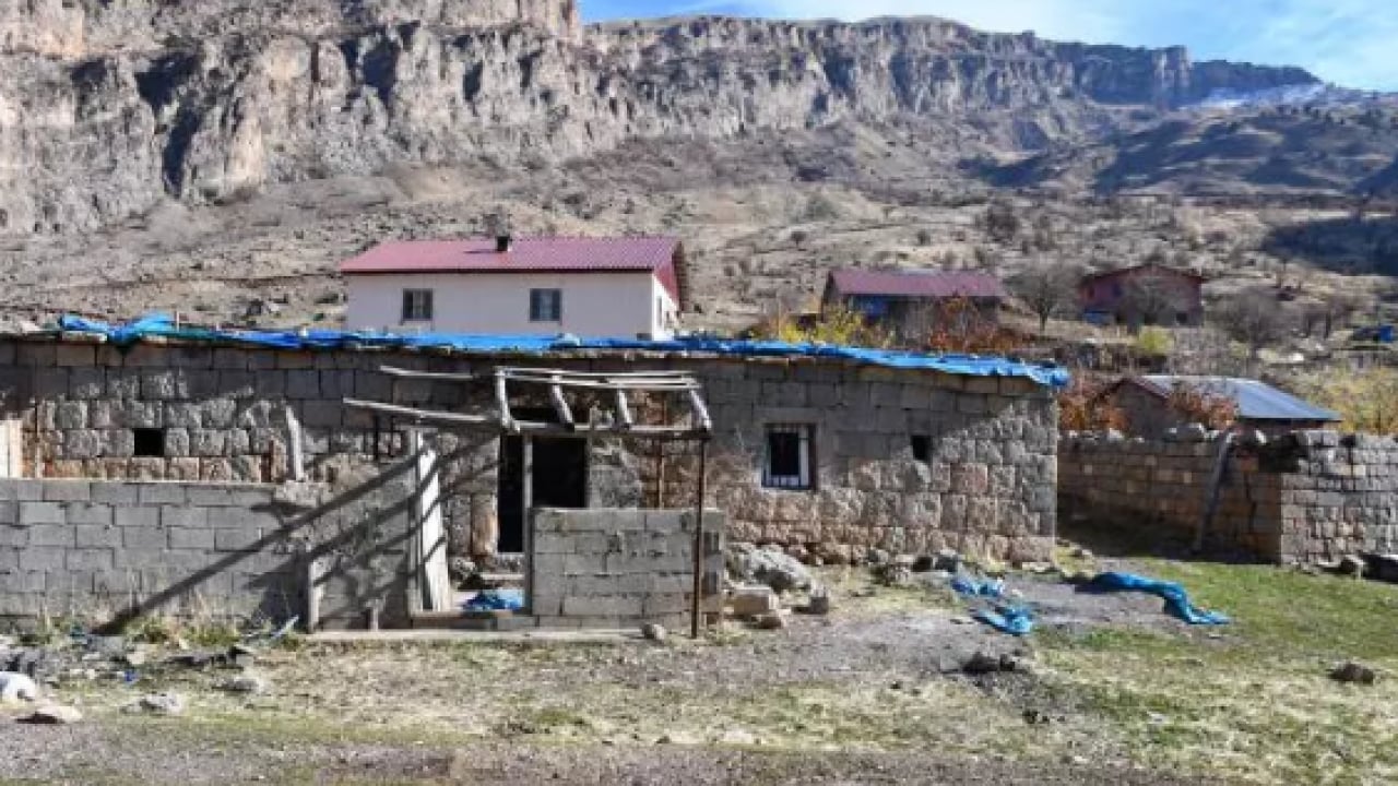 Foto - Evinin odasında muhafaza ediyor: Kilosunu 10 bin TL'den satıyor!