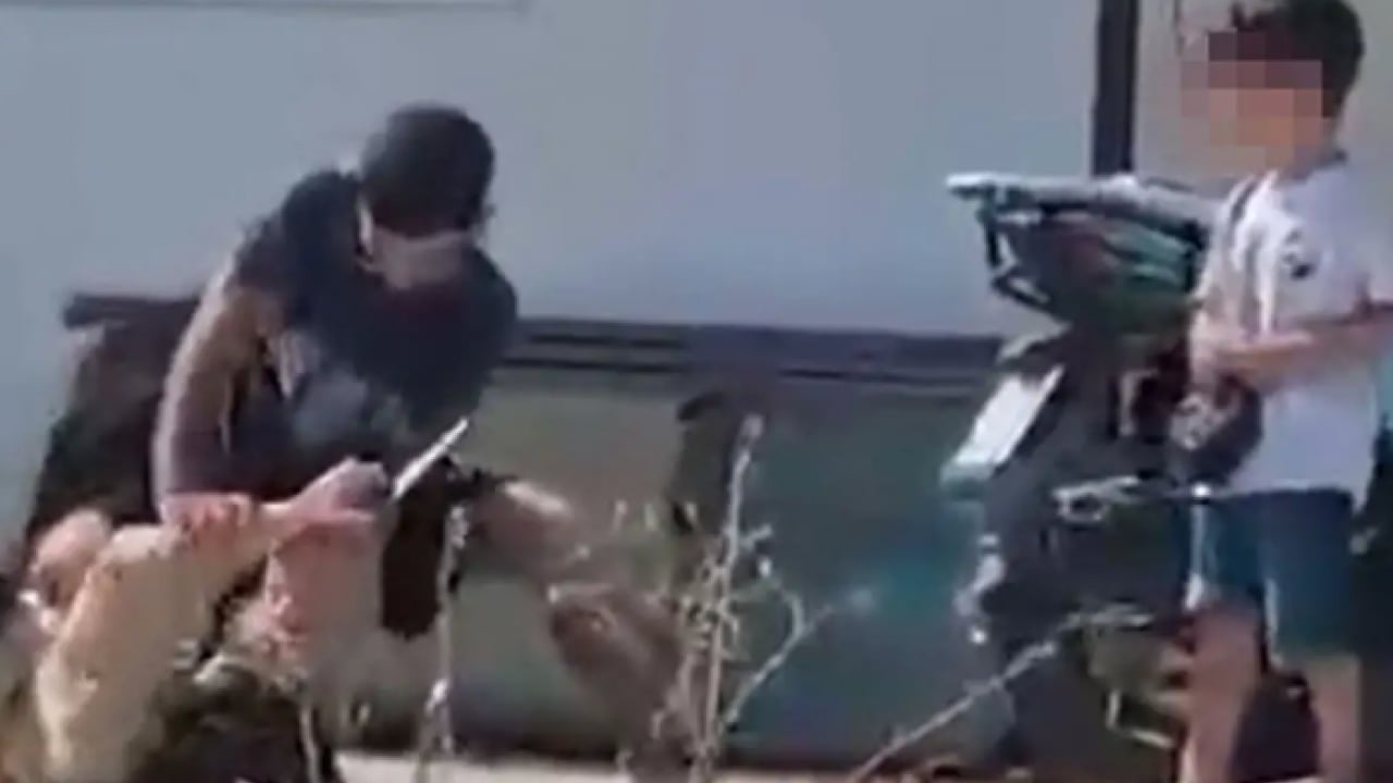 Foto - Evlatlarının gözü önünde dehşet saçtı! Cani koca eşini öldüresiye dövdü