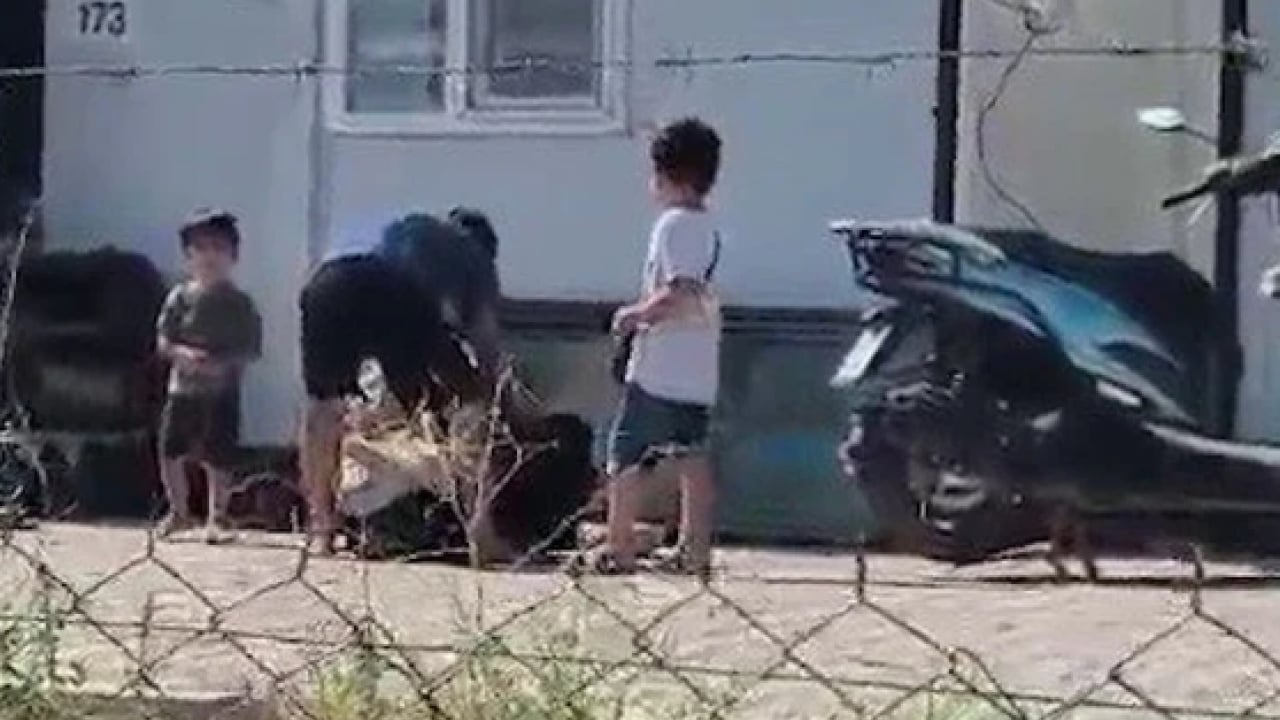 Foto - Evlatlarının gözü önünde dehşet saçtı! Cani koca eşini öldüresiye dövdü