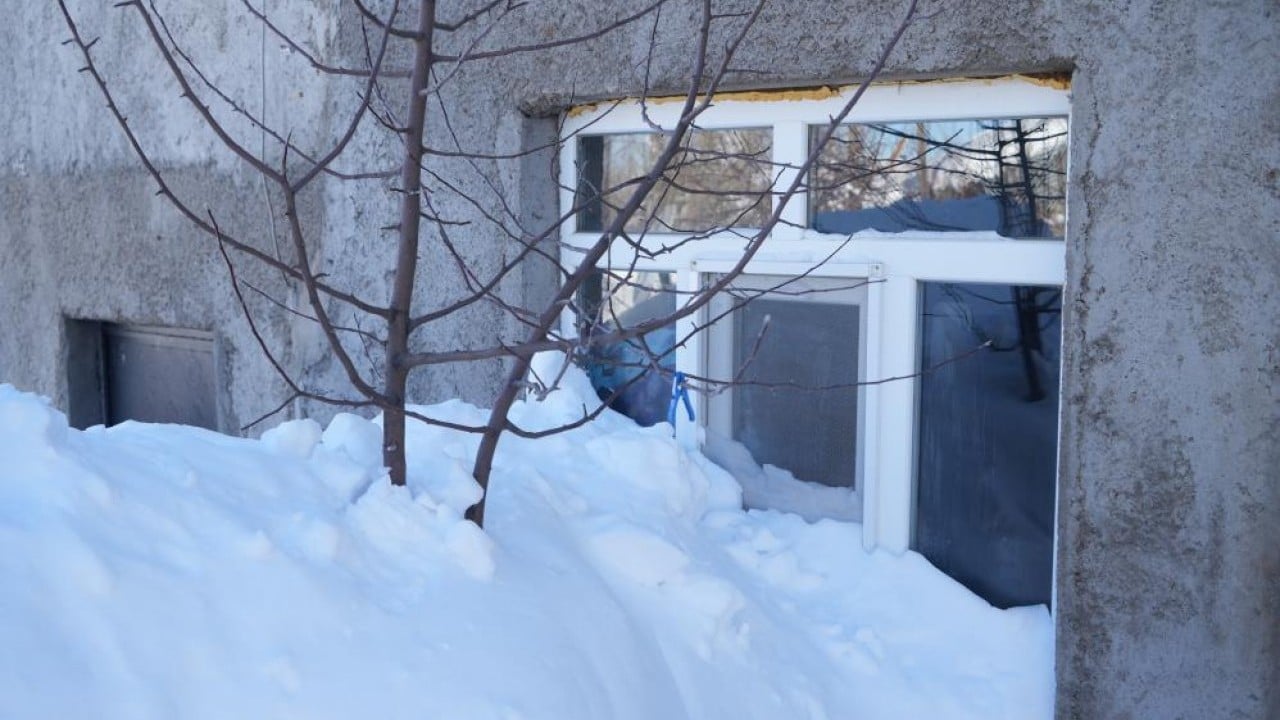 Foto - Evler gözükmüyor, ulaşım tünellerle sağlanıyor Koca bir köy karlar altında kayboldu
