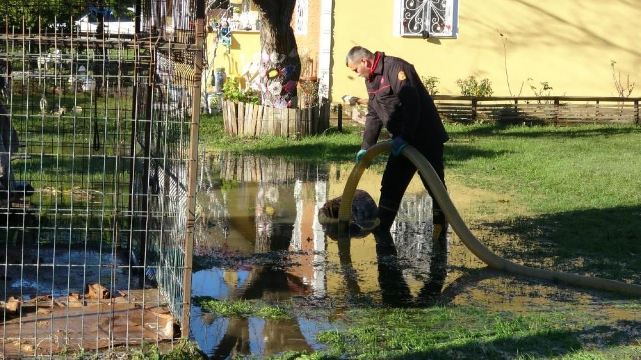 Foto - Evler zarar gördü tekneler parçalandı Dalgalar Ordu'yu fena dövdü