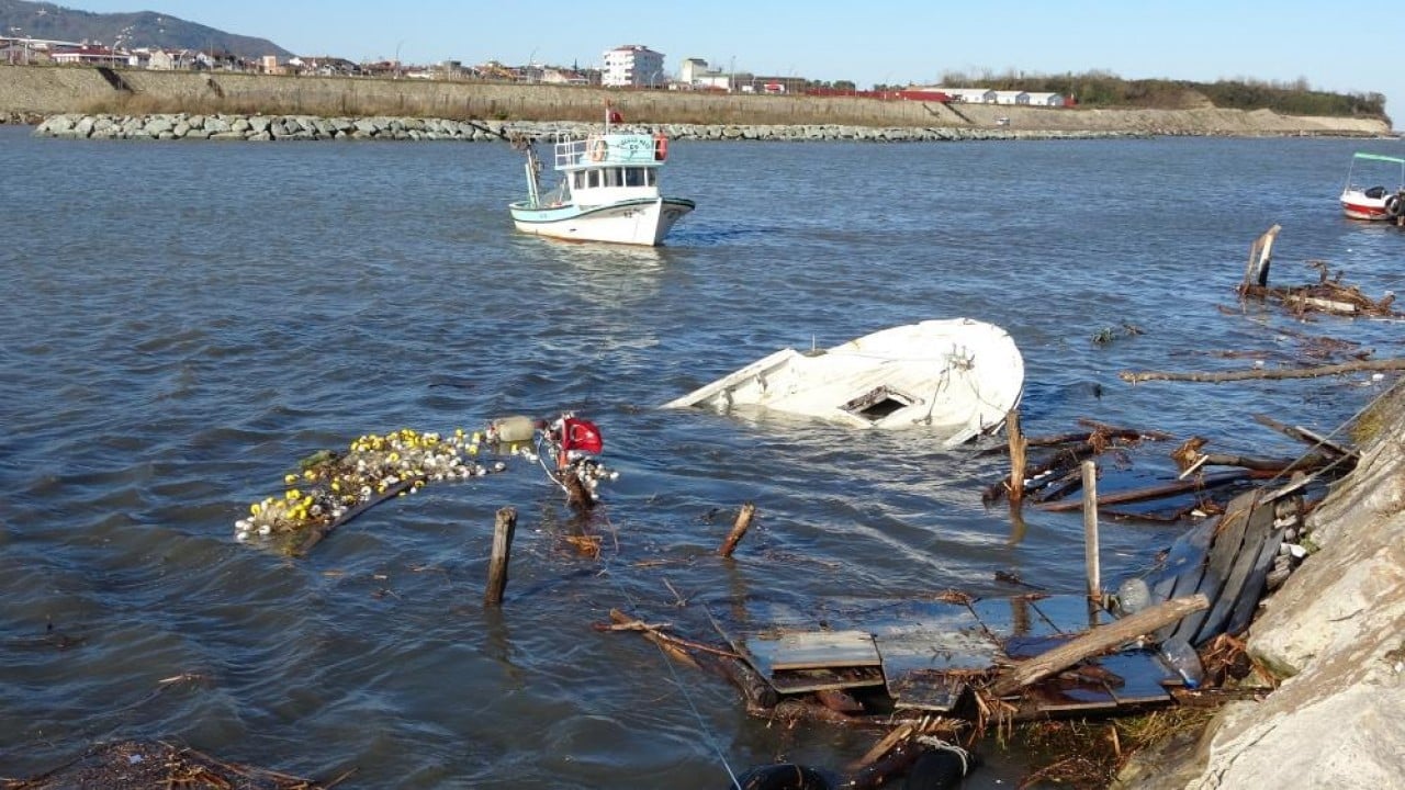 Foto - Evler zarar gördü tekneler parçalandı Dalgalar Ordu'yu fena dövdü