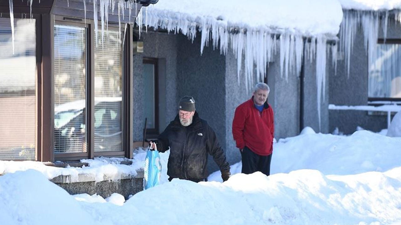 Foto - Evlerin önü temizlenmezse tehlike büyüyor! İşte donan zeminle doğru müdahale formülü