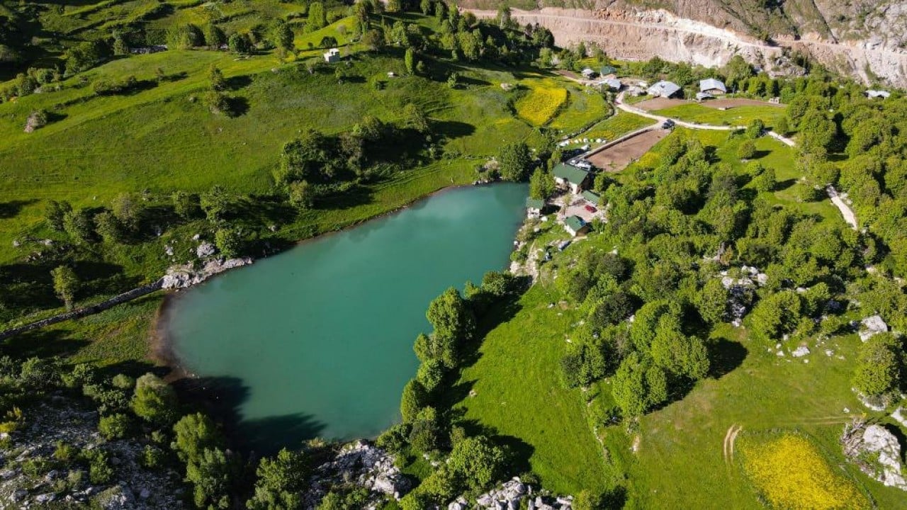 Foto - Evlerin tamamı ahşaptan Betona teslim olmayan tek köy