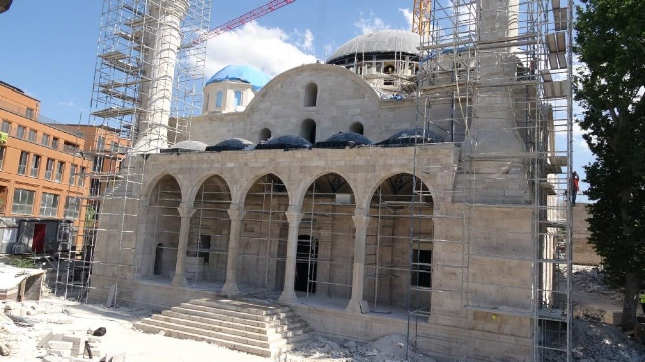 Foto - Eylülde ibadete açılacak Yeni cami’de restorasyonda sona yaklaşıldı