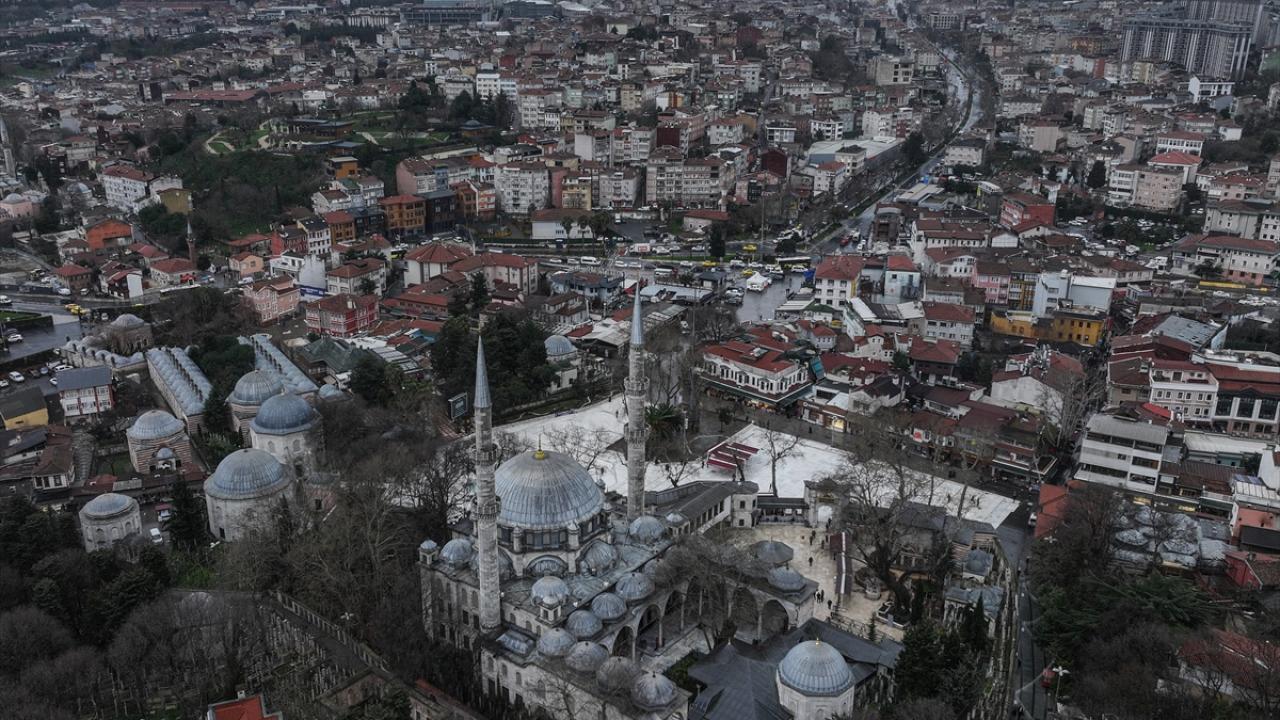 Foto - Eyüp Sultan: Osmanlı padişahlarının kılıç kuşandığı cami