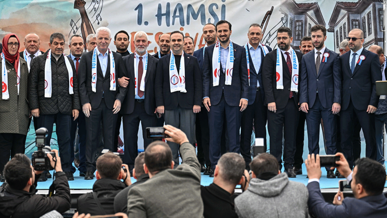 Foto - Eyüpsultan hamsiye doydu! Vatandaşlara 1 ton hamsi ikram edildi