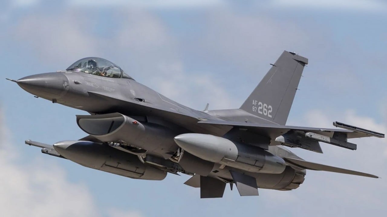 Foto - F-16 savaş uçağı çakıldı