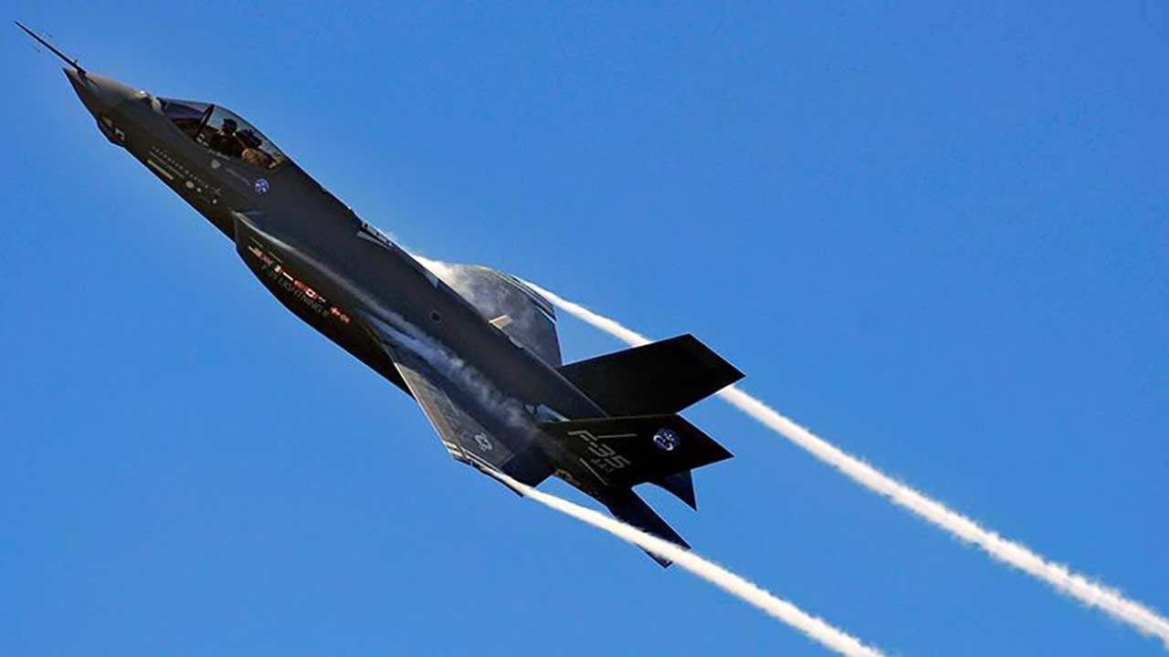 Foto - F-35 hayalet savaş uçağı yine bir belaya bulaştı