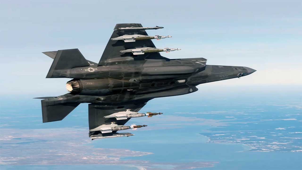 Foto - F-35 hayalet savaş uçağı yine bir belaya bulaştı