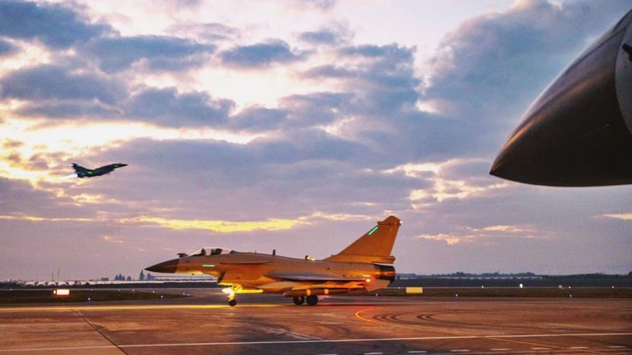 Foto - F-35'in ipini çekecek uçak! J-10C keklik gibi avladı