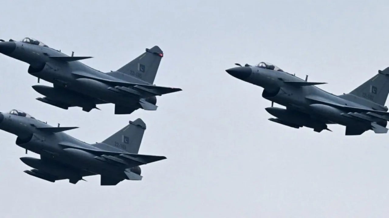 Foto - F-35'in ipini çekecek uçak! J-10C keklik gibi avladı