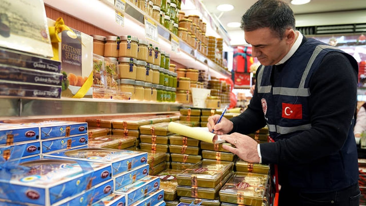 Foto - Fahiş fiyat ve stokçuların peşine düşüldü! Milyarlarca lira ceza uygulandı! Tüketici rahatlayacak