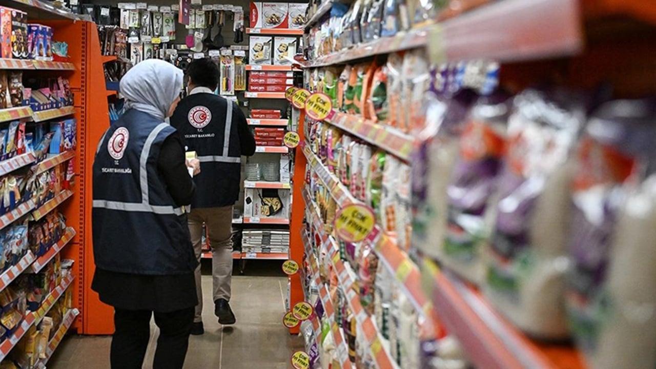 Foto - Fahiş fiyat ve stokçuların peşine düşüldü! Milyarlarca lira ceza uygulandı! Tüketici rahatlayacak