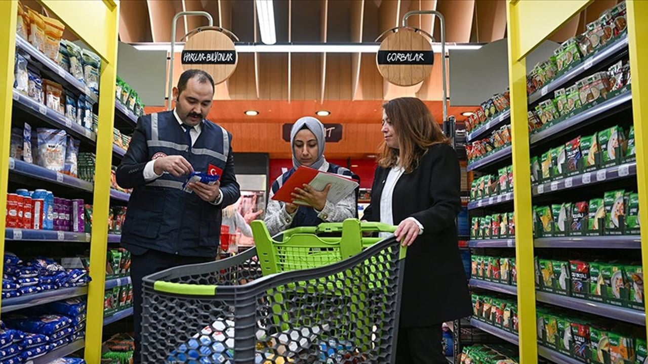 Foto - Fahiş fiyat ve stokçuların peşine düşüldü! Milyarlarca lira ceza uygulandı! Tüketici rahatlayacak