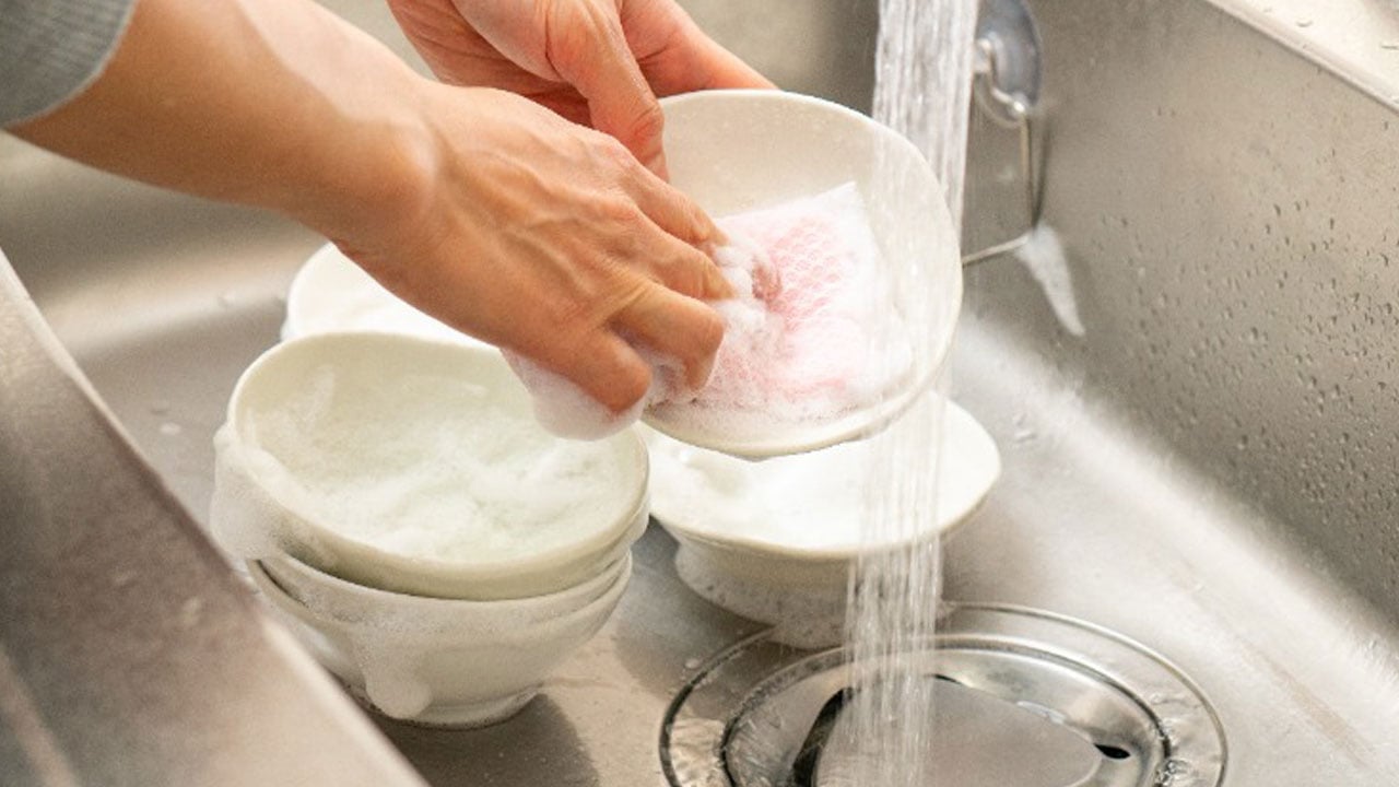 Foto - Farkında olmadan zarar veriyorsunuz! Bu eşyaları asla sıcak suyla yıkamayın