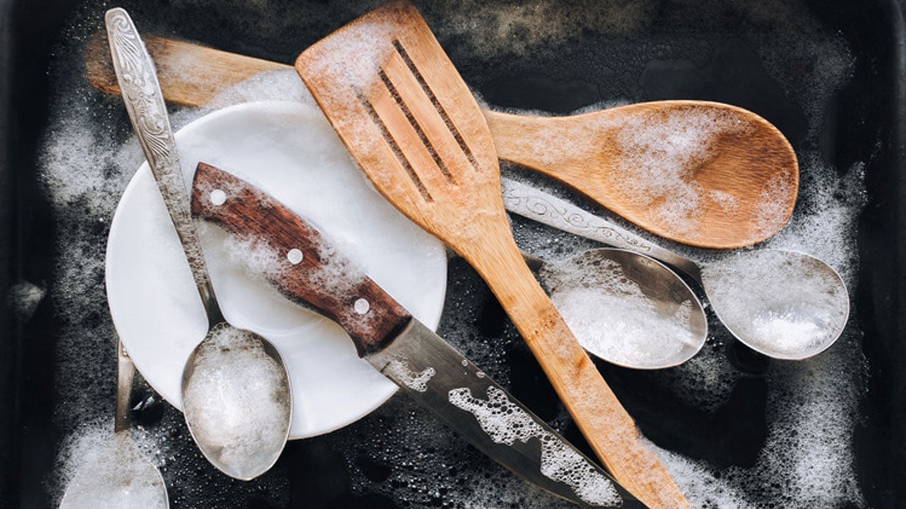 Foto - Farkında olmadan zarar veriyorsunuz! Bu eşyaları asla sıcak suyla yıkamayın