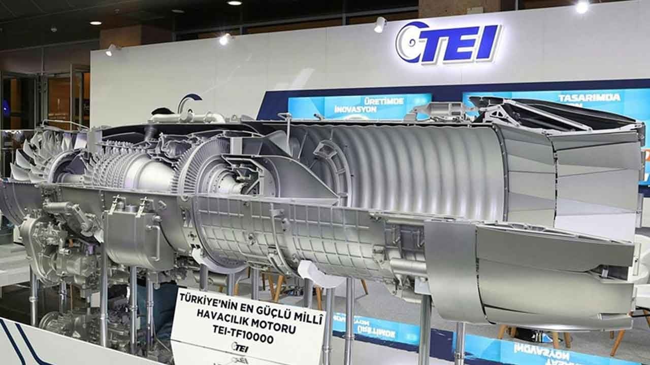 Foto - Faruk Akşit 'üç gün gecikmeyle başardık' diyerek Türkiye'ye ilan etti