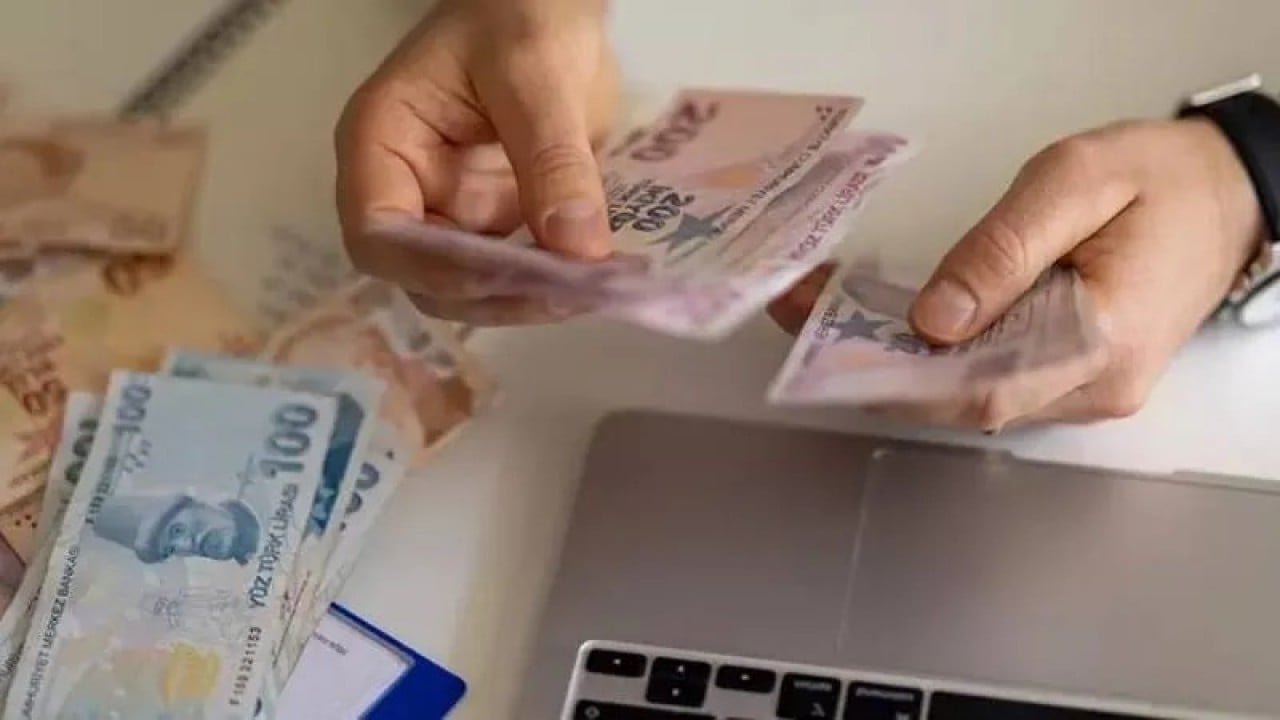 Foto - Faruk Çelik'ten emekli maaşı isyanı: Aynı maaşı alıyorlar durum dezavantajlı hale geldi