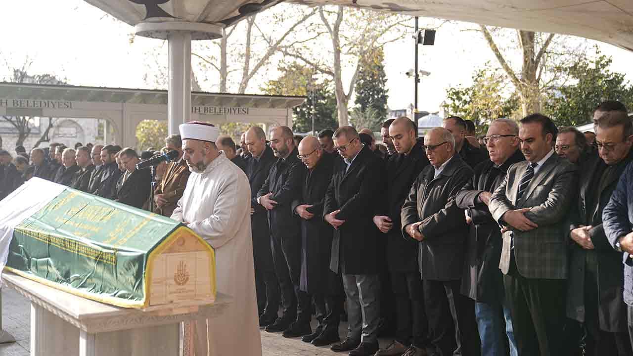 Foto - Fatih Karahan'ın annesi ebediyete uğurlandı