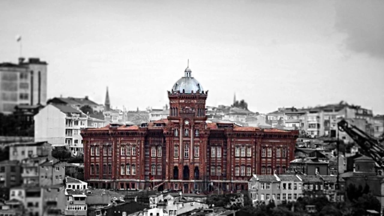 Foto - Fatih Sultan Mehmet’in emriyle kurulmuştu! 571 yıllık tarihi okul binasını boşalttı