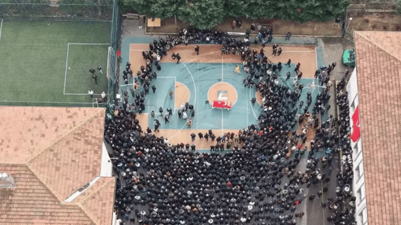 Foto - Fatma Nur hocaya hüzünlü veda! Okul bahçesinde gözyaşları sel oldu