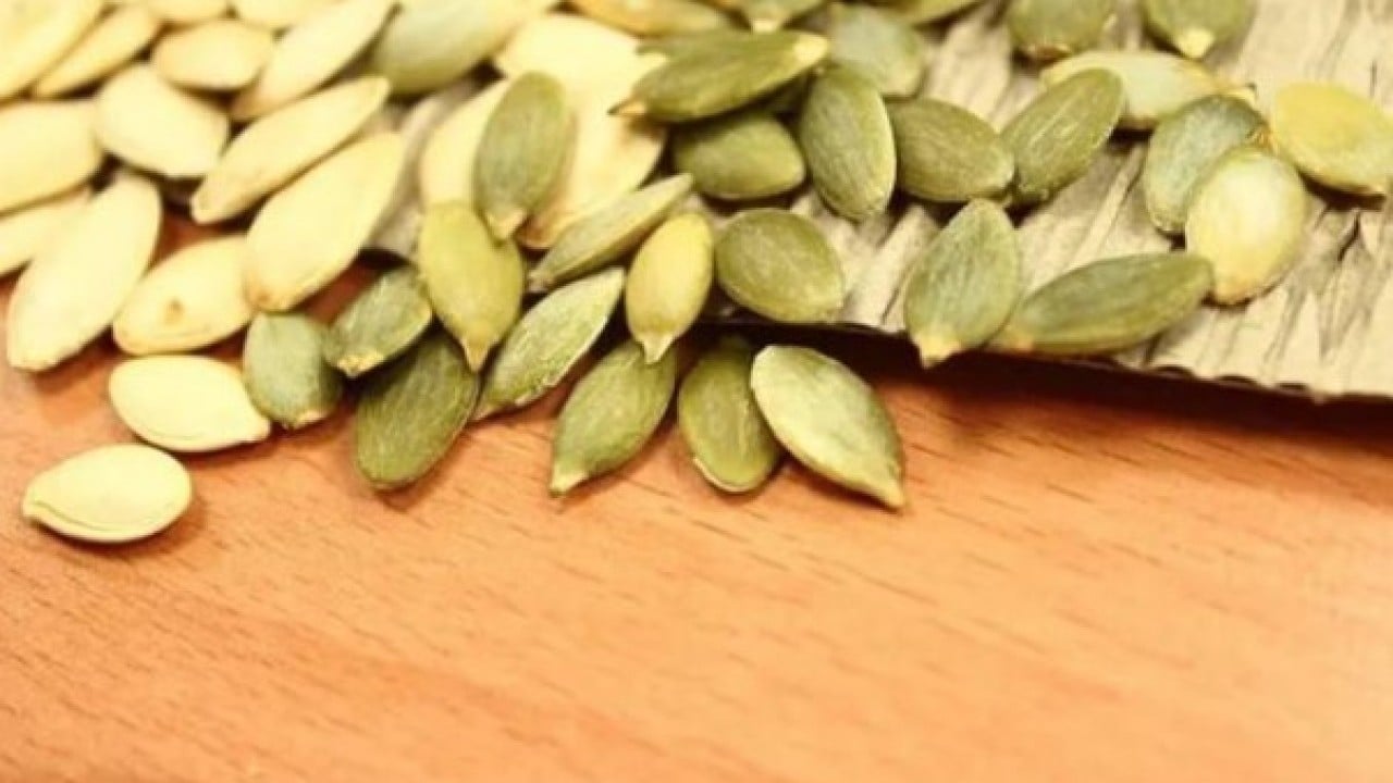 Foto - Faydası şaşırtıyor! Uyumadan önce kabak çekirdeği yerseniz...