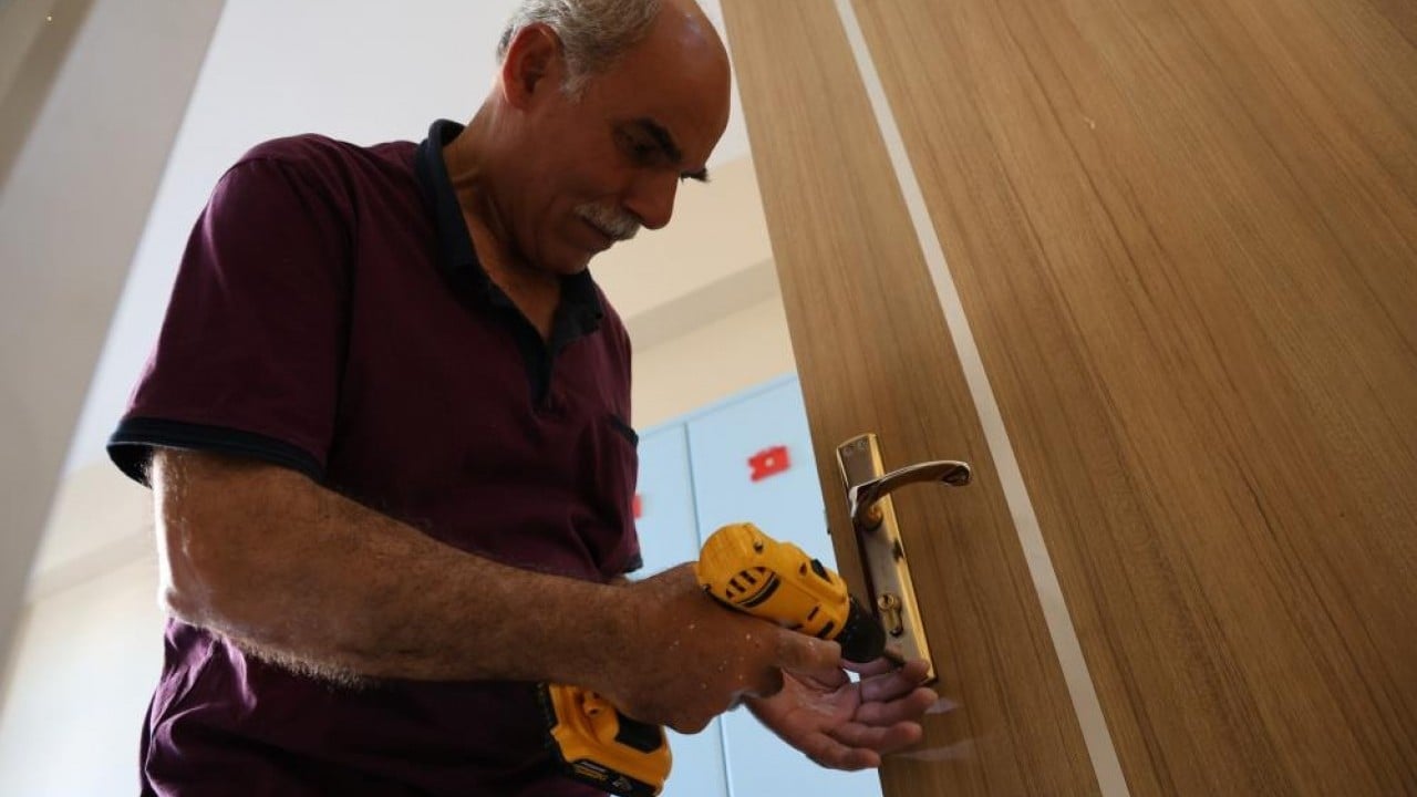 Foto - Fedakar öğretmenler tatile çıkmadı Okulda boya badana tadilat seferberliği