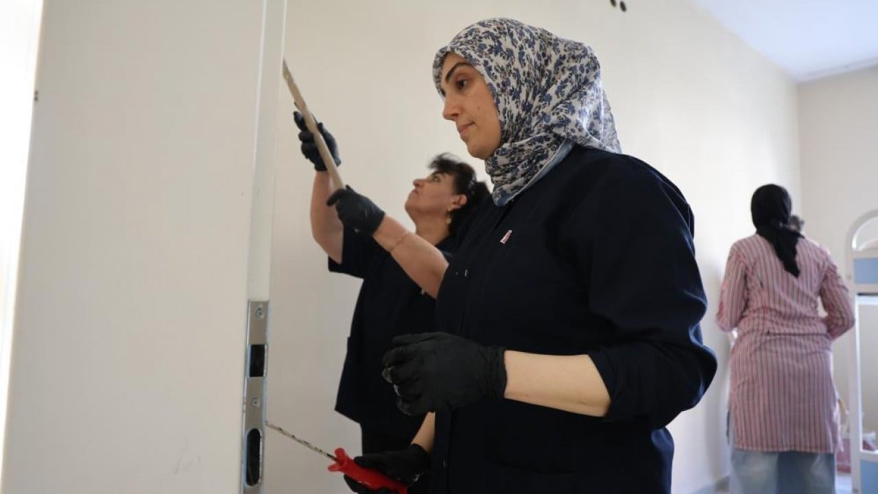 Foto - Fedakar öğretmenler tatile çıkmadı Okulda boya badana tadilat seferberliği