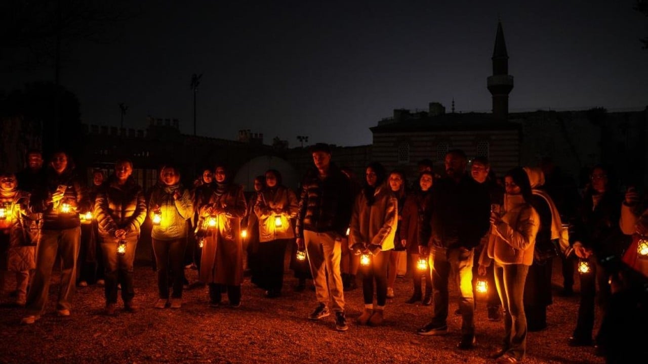 Foto - Fener ışığında tarihi zindanlara ürkütücü yolculuk