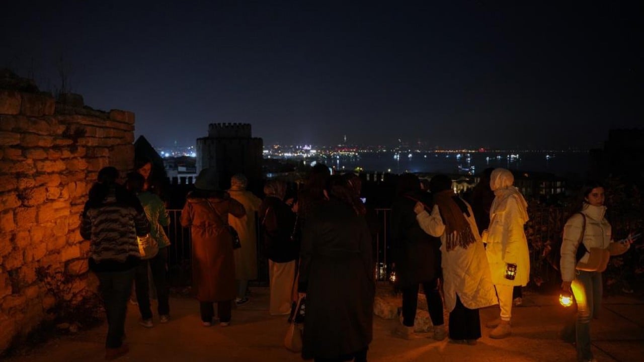 Foto - Fener ışığında tarihi zindanlara ürkütücü yolculuk