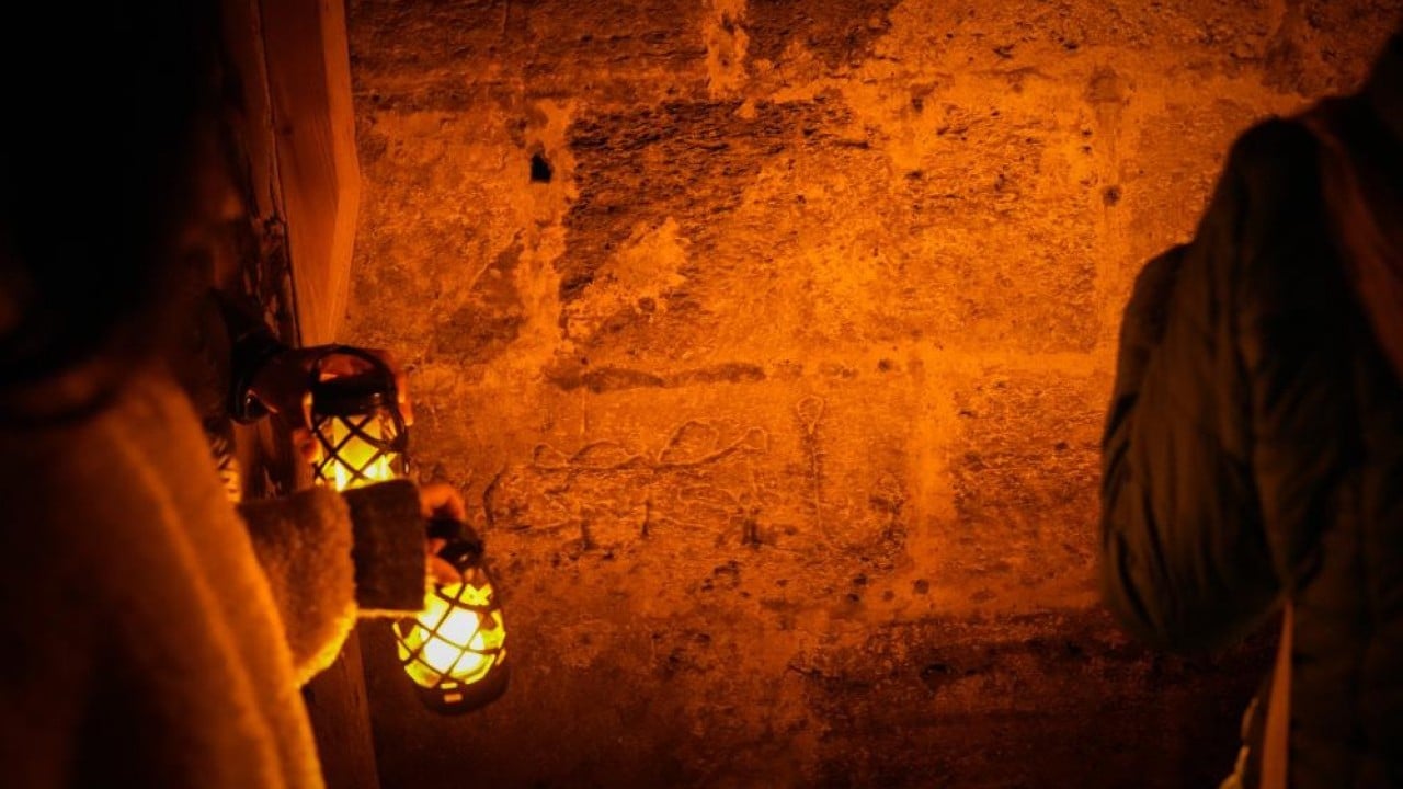 Foto - Fener ışığında tarihi zindanlara ürkütücü yolculuk