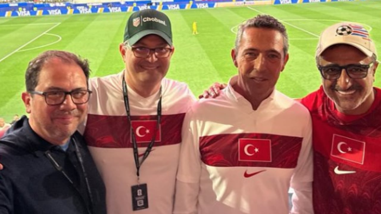 Foto - Fenerbahçe başkanlığında futbola milyonlar dökmüştü... ABD'de maçı izleyen Koç'un loca komşusu şok etti...