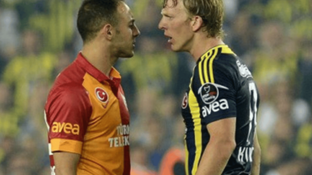 Foto - Fenerbahçe-Galatasaray deriblerinde kart yağmuru! Sarılar ve kırmızılar havada uçuşuyor!