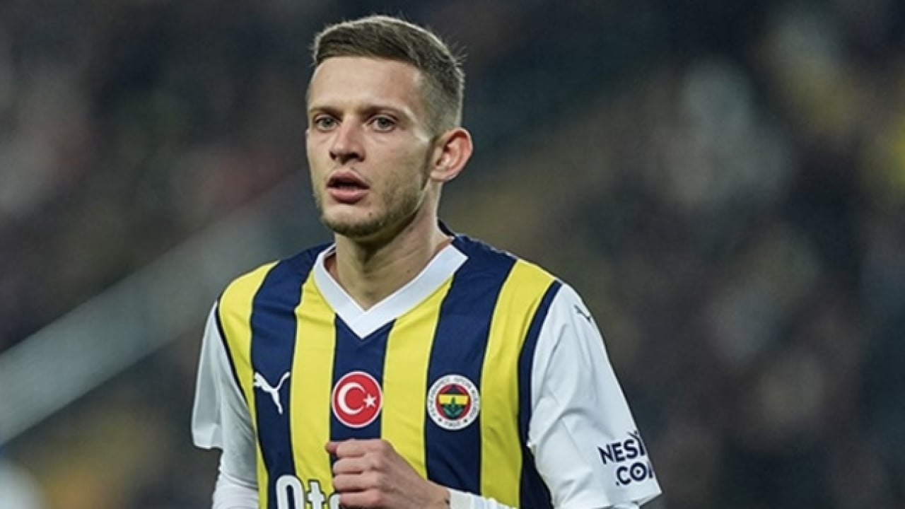 Fenerbahçe kamburundan kurtulacak mı? Sebastian Szymanski'ye teklif geldi mi? İşte son durum